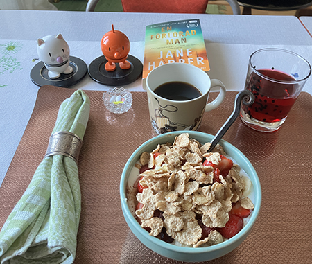 Tisdagsfrukost med Hopptisarna och En förlorad man