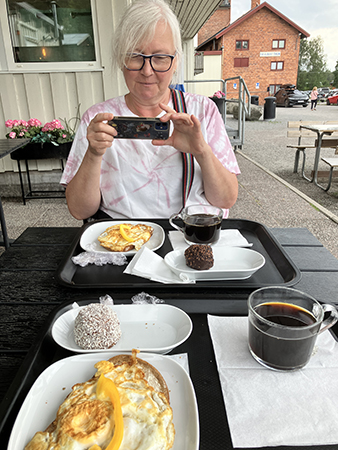 Fika med Anna på Thuns