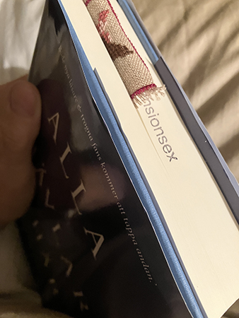 Knappt halvvägs i recensionsexet av Alla djävlar är här