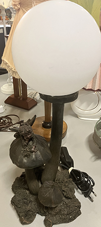 Bordslampa med kupa o ängel Återvinningen