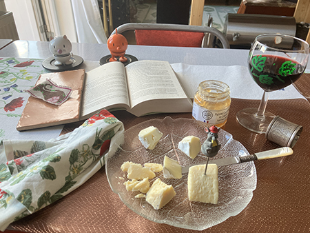 Brie och två sorters cheddar calvadosmarmelad Sammicheli Hopptisarna bokuppslag