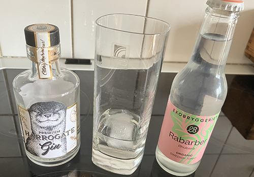 Harrogate gin glas rabarbertonic