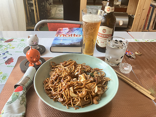 Kyckling- o cashewnötswok från Torgkassan Mariestad öl Vintereld o Hopptisarna