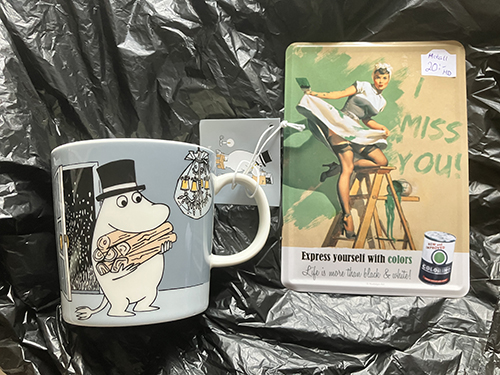 Muminmugg med Muminpappan som bär ved o liten plåtskylt I miss you