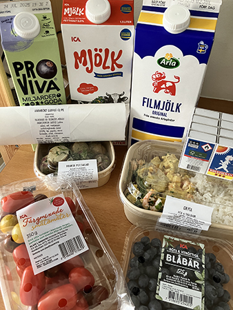 Pro Viva mjölk fil fiskgryta lax potatissallad tomater blåbär tändstickor