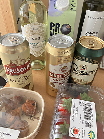 Vitt vin Pro Viva olivolja från Lännabruk öl kolgrillad kyckling o jordgubbar