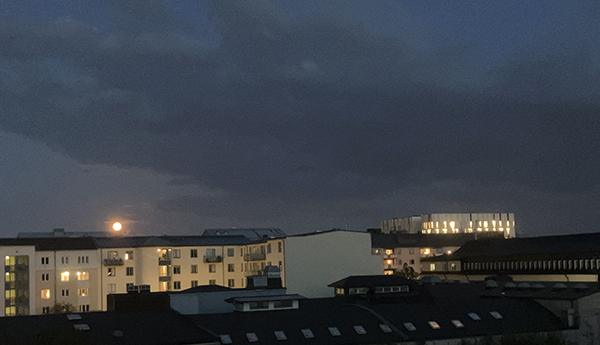 Månen den 8 aug 2025 Månen den 8 aug 2025