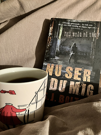 Kaffe på sängen i Ninnimugg och boken Nu ser du mig