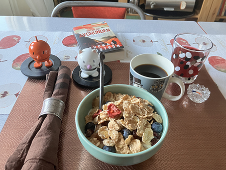 Onsdagsfrukost med Hopptisarna och Öster om avgrunden