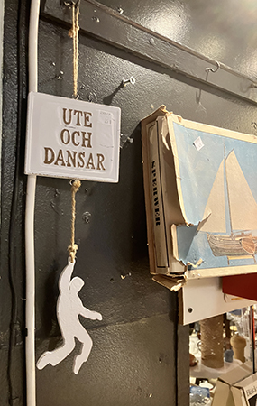 Skylt Ute och dansar Skylt Ute och dansar