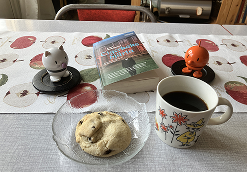 Lördagsfika med russintopp Hopptisarna och Tigerkakshjärta Lördagsfika med russintopp Hopptisarna och Tigerkakshjärta