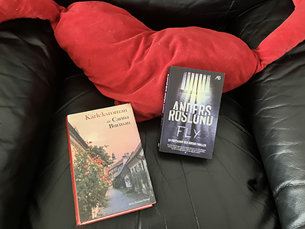 Böckerna Kärleksroman och fly Böckerna Kärleksroman och fly