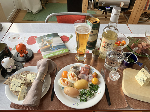 Sill och potatis med Hopptisarna och Lilla snapsviseboken