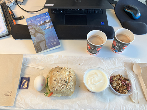 Skrivbordslunch tisdag med Alltid hos dig Skrivbordslunch tisdag med Alltid hos dig