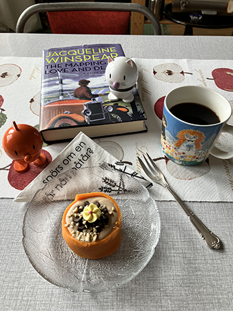 Söndagsfika med Noisette Hopptimisten o Hopptikissen o The mapping of love and death Söndagsfika med Noisette Hopptimisten o Hopptikissen o The mapping of love and death