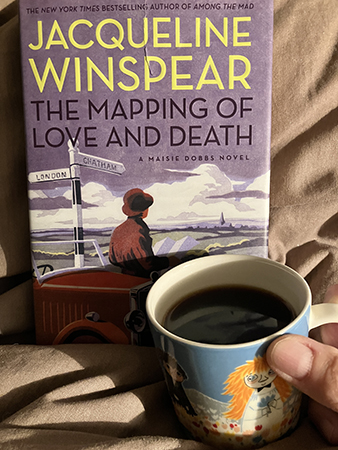 The mapping of love and death o kaffe på sängen