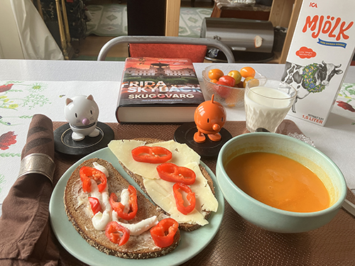 Tomatsoppa och mackor Hopptisarna och Skuggvarg Tomatsoppa och mackor Hopptisarna och Skuggvarg