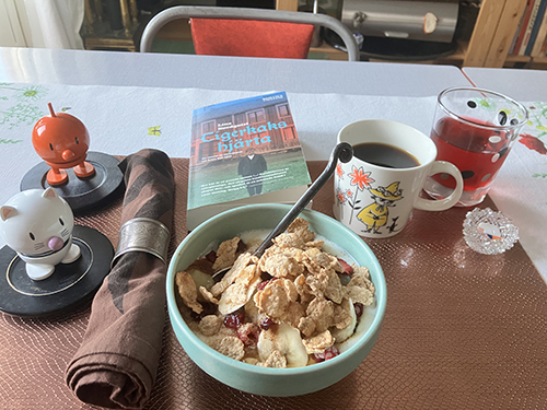 Torsdagsfrukost med Tigerkakshjärta o Hopptisarna