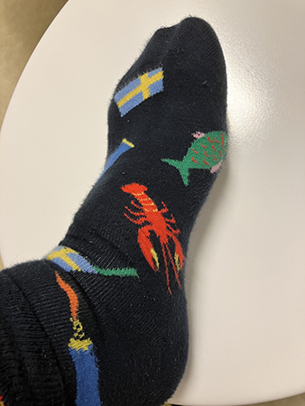 Happy Socks med kräftor svenska flaggor sill o kaviar