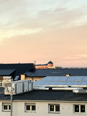 Norra tornet på Uppsala slott sett från balkongen septembermorgon