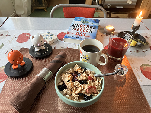 Torsdagsfrukost med Hopptisarna o Murarna mellan oss