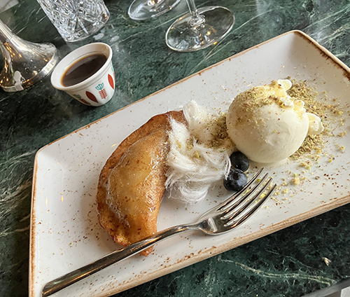 Dessert med glass o Citrushår kardemummakaffe Byblos