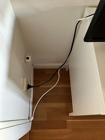 Antennsladd kort från väggen