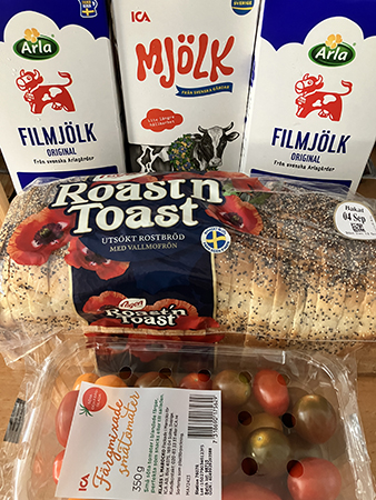 Fil mjölk rostbröd tomater