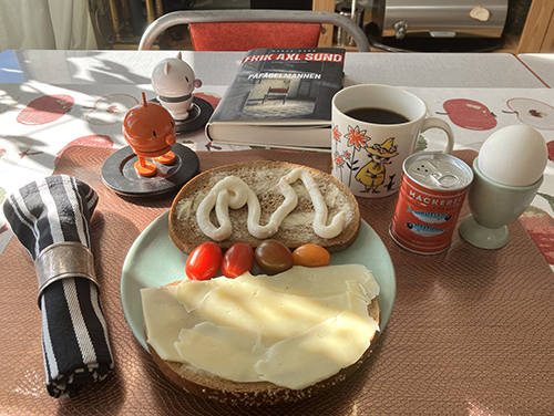 Hemmalunch mackor o ägg med Hopptisarna o Påfågelmannen