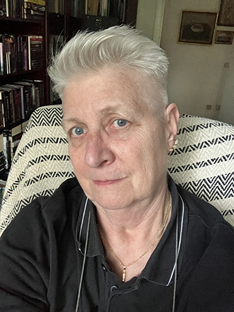 Nyklippt och trött efter jobbet