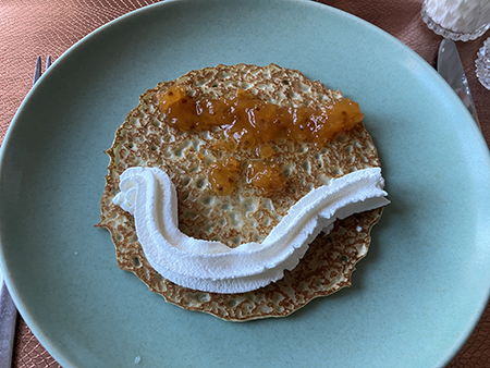 Pannkaksgubbe alt munk med vitt leende