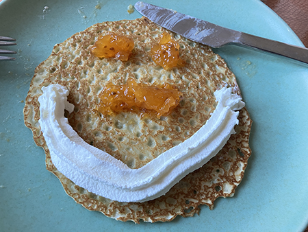 Pannkaksgubbe stort vitt leende