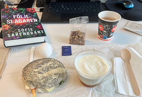 Skrivbordslunch tisdag med Följeslagaren