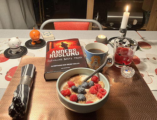 Måndagsfrukost med Djävulens bästa trick Hopptisarna o tända ljus Måndagsfrukost med Djävulens bästa trick Hopptisarna o tända ljus