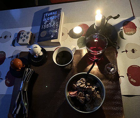 Onsdagsfrukost med tända ljus Hopptisarna o Isberg