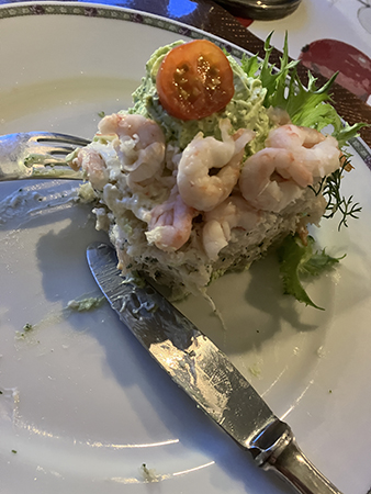 Halva smörgåstårtbiten kvar