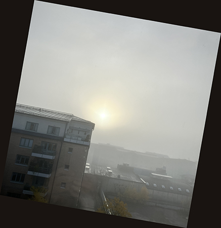 Oktobersol morgon på disig himmel Oktobersol morgon på disig himmel