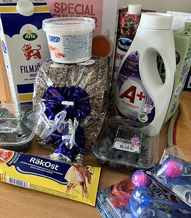 Fil flingor tranbärsdryck Pro Viva bröd bär räksallad räkost tvättmedel toaspolmojänger