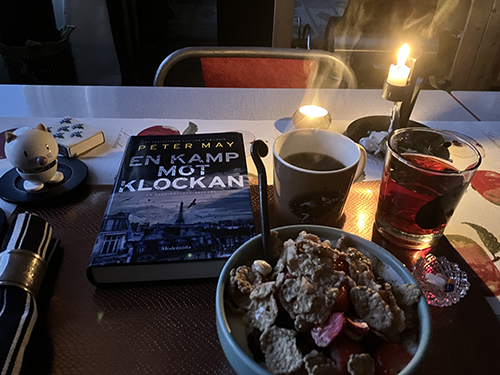 Fredagsfrukost med Hopptikissen En kamp mot klockan o tända ljus