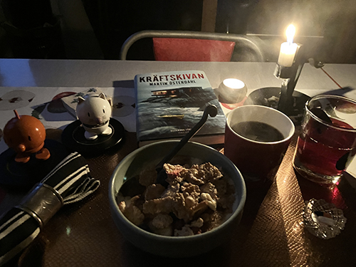 Kräftskivan vid torsdagsfrukosten