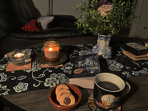 Kvällsfika med Ballerina till boken Isberg Kvällsfika med Ballerina till boken Isberg