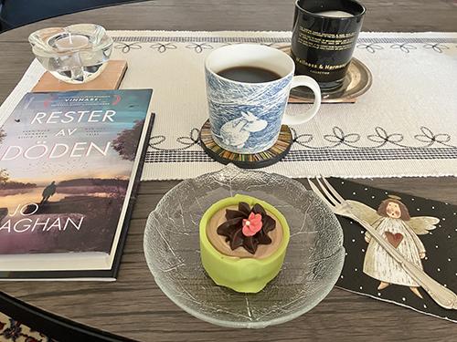 Lördagsfika med Noisette och Rester av döden