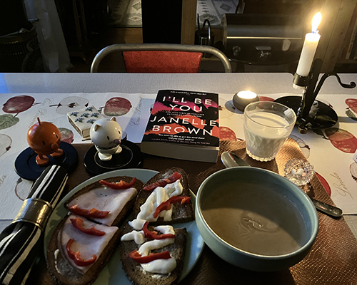 Skogssvampsoppa o mackor med Hopptisarna och Ill be you tända ljus Skogssvampsoppa o mackor med Hopptisarna och Ill be you tända ljus