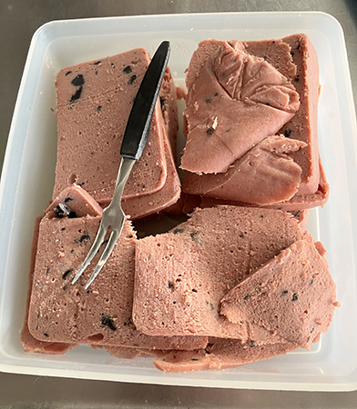 Leverpastej med löjlig liten gaffel