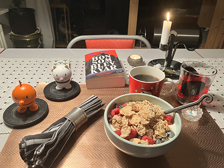 Onsdagsfrukost med Hopptisarna fil tända ljus o Hon som blev kvar