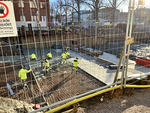 Många jobbar med tunnelbygget vid St Olofsgatan 14 nov 2025