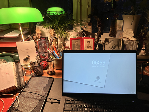 Tänt vid hemmararbetsplatsen