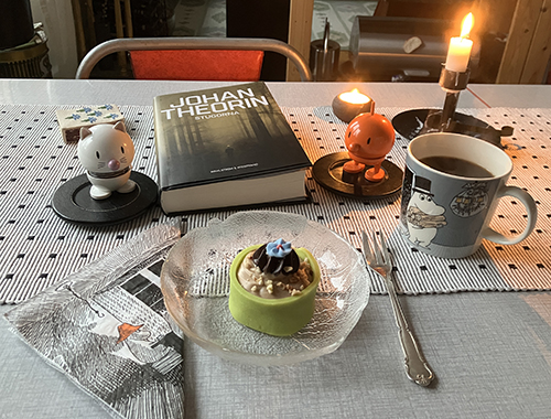 Söndagsfika med Noisette Hopptisarna Stugorna o tända ljus