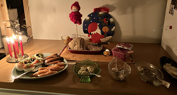 Änglaspel kalkon rödbetssallad sillar lax ägghalvor