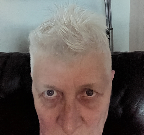 Bebisfrisyr efter descutantvätt Bebisfrisyr efter descutantvätt